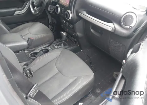 2017 Jeep Wrangler Unlimited Sahara 4X4 из США, поврежденный, VIN 1C4BJWEG7HL722574